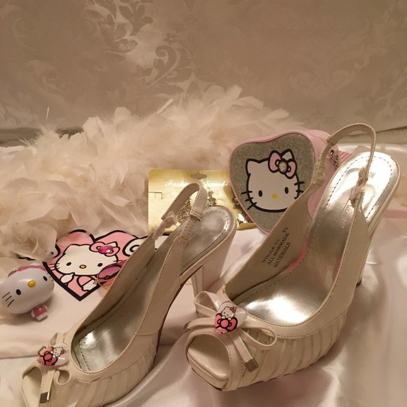ADORABLE pin up style vintage y2k heels with hello kitty puff hearts! - Picture 9 of 12